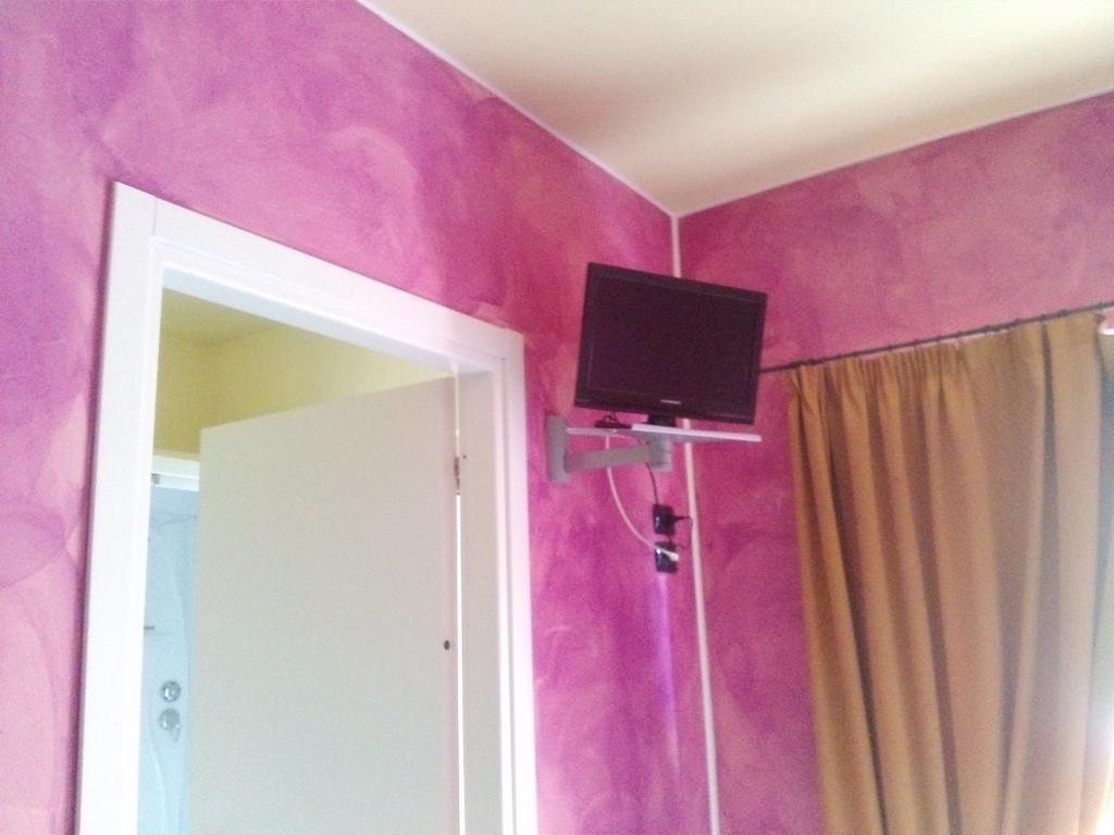 Hotel Empire Resort Iseo Zimmer foto